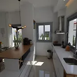 With Garden & Roof Deck ヴィラ シウダー・ケサダ