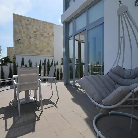 With Garden & Roof Deck ヴィラ *