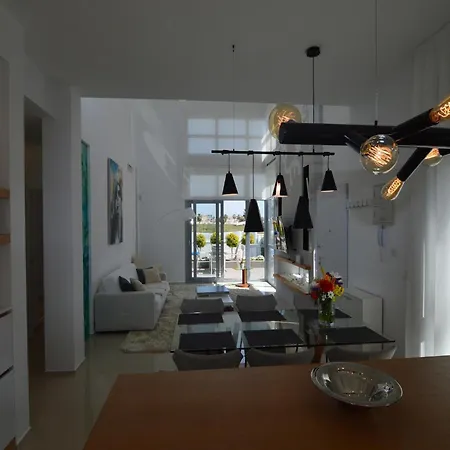 With Garden & Roof Deck