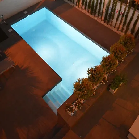 With Garden & Roof Deck